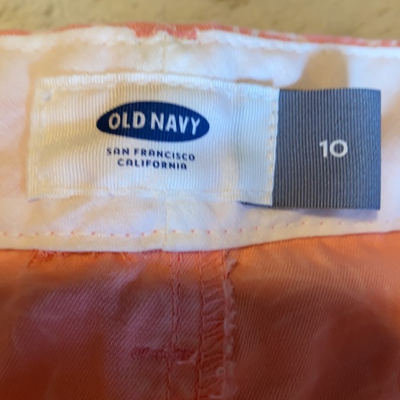 OLD NAVY SHORTS - Picture 7 of 9